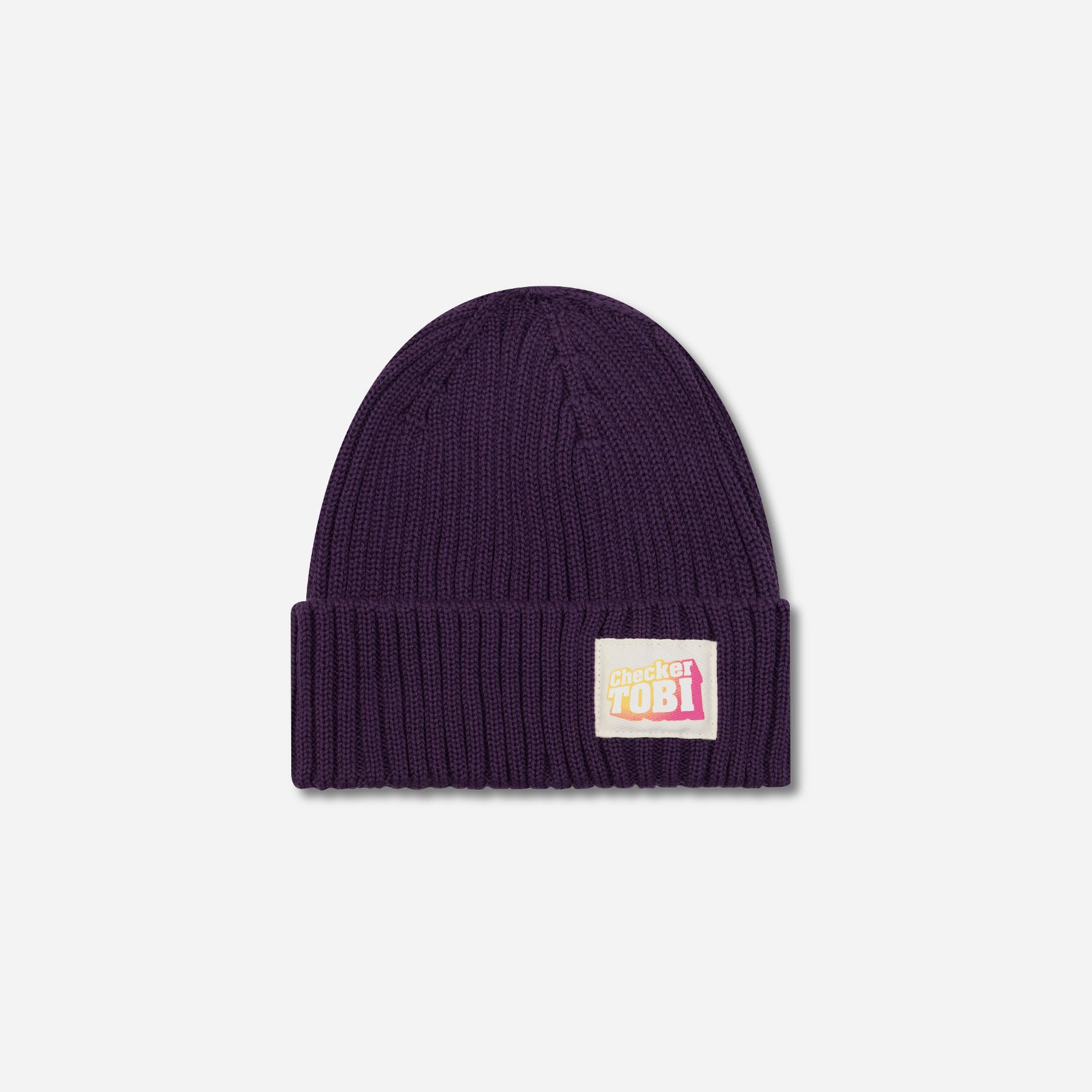 Checker Tobi LOGO Mütze in Dark Berry von PlayPlayPauly – Vorderansicht der Grobstrick-Beanie aus Bio-Baumwolle, Made in Germany.