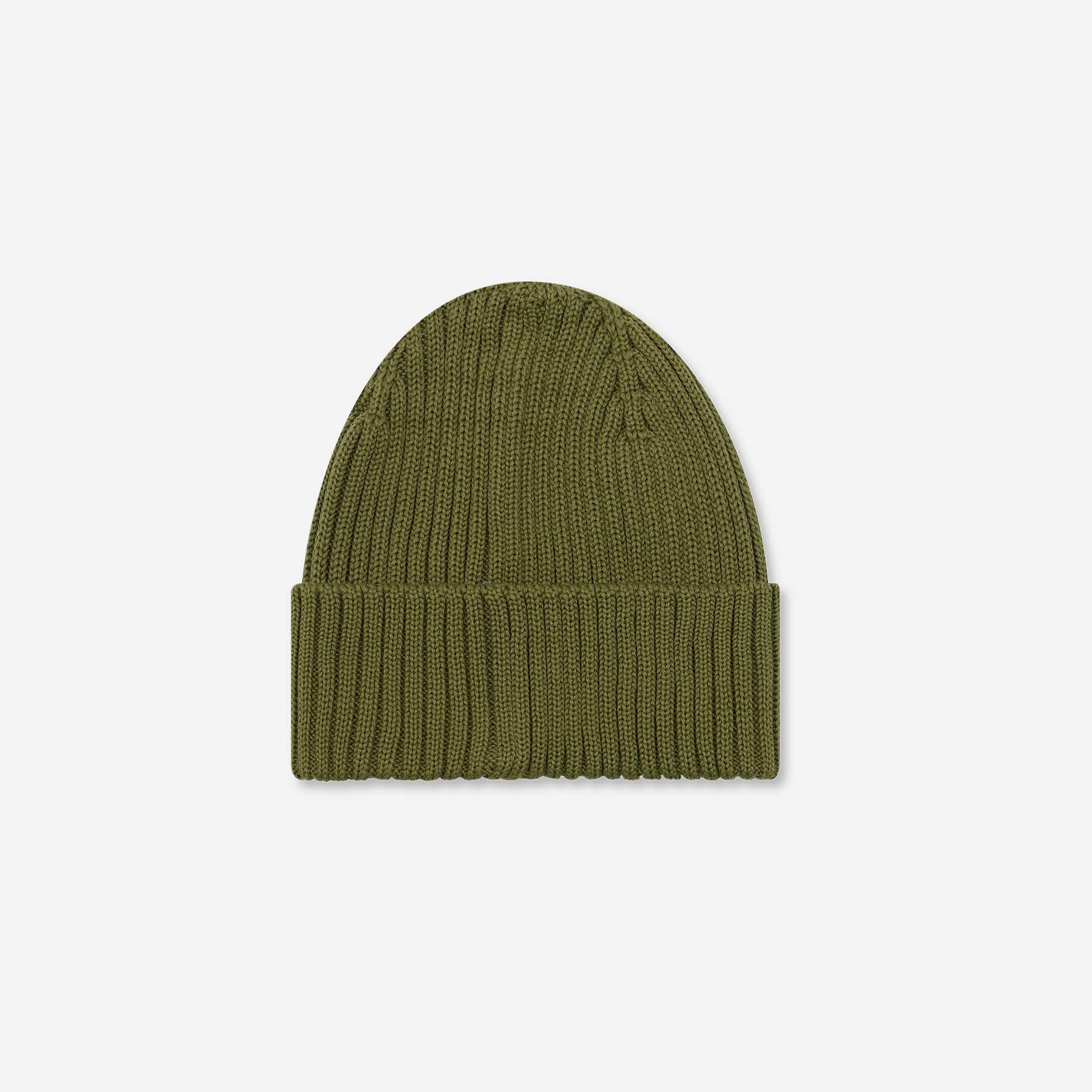 Rückansicht der Checker Tobi Mütze in Dark Khaki – Grobstrick Bio-Baumwolle, fair und nachhaltig produziert in Deutschland.