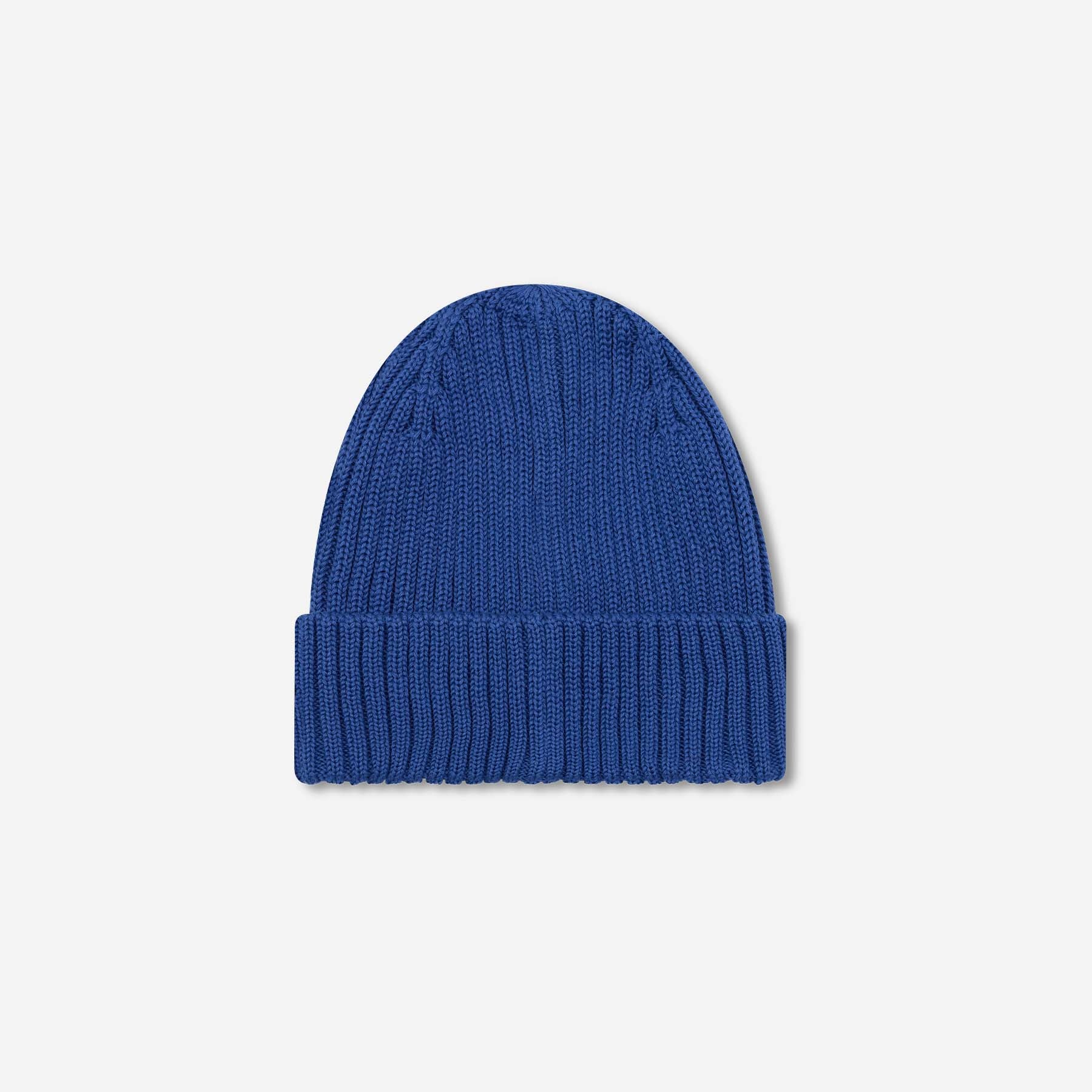 Rückansicht der Checker Tobi Mütze in Everest Blue – Grobstrick Bio-Baumwolle, fair und nachhaltig produziert in Deutschland.