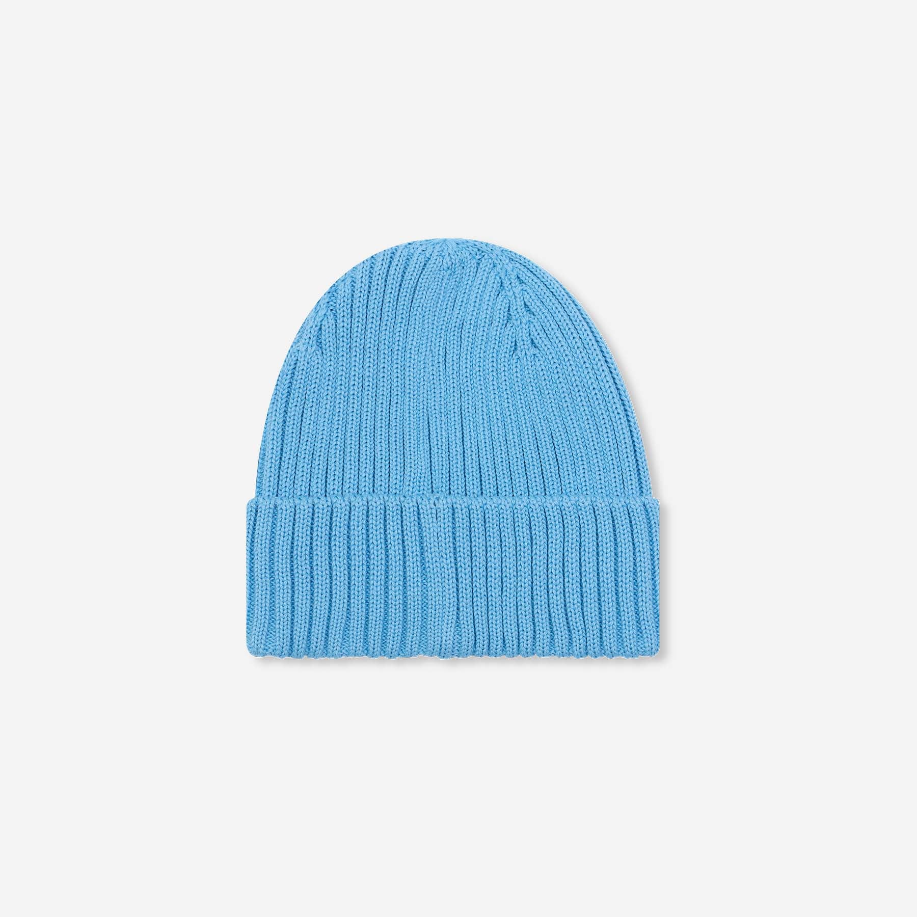 Rückansicht der Checker Tobi Mütze in Light Blue – Grobstrick Bio-Baumwolle, fair und nachhaltig produziert in Deutschland.