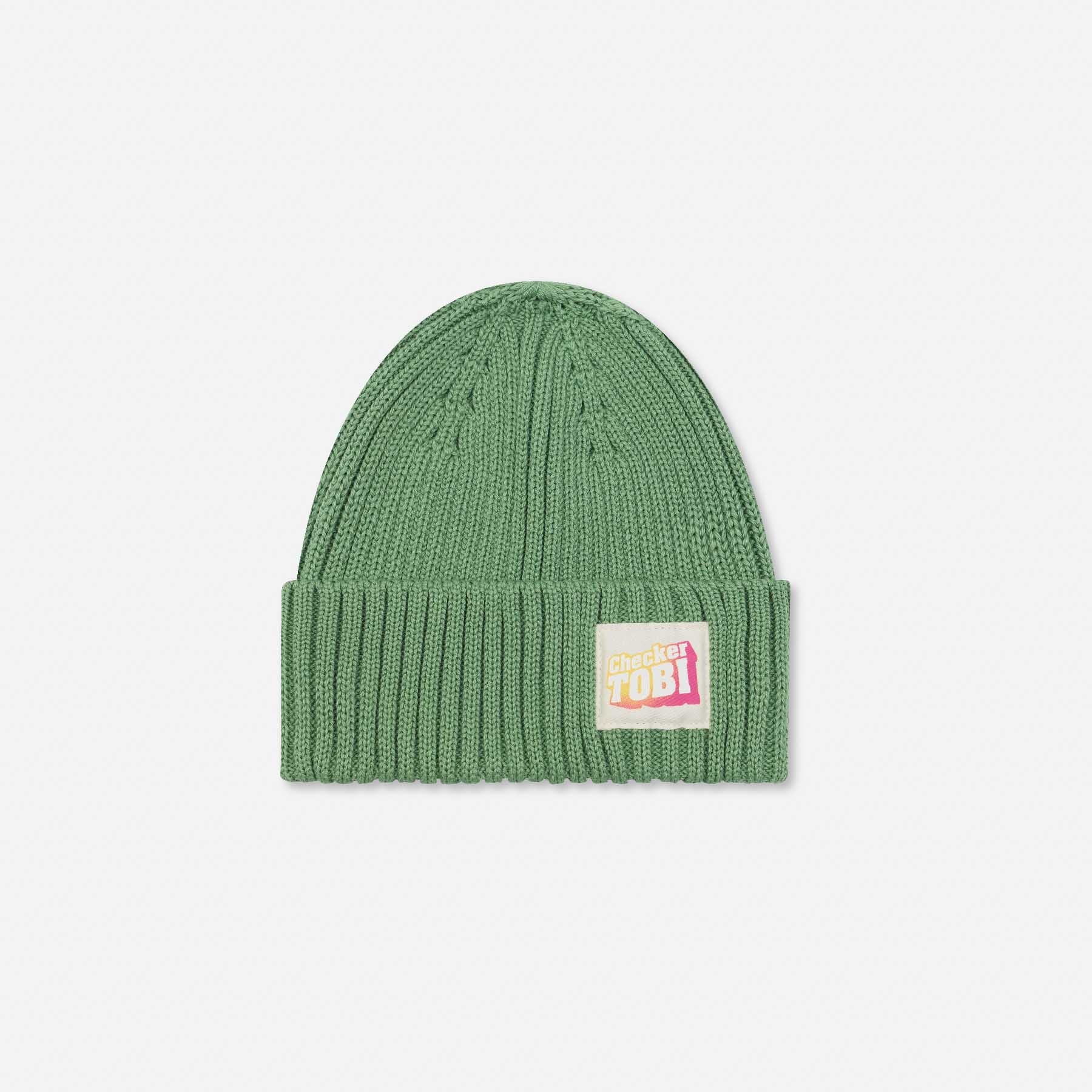 Checker Tobi LOGO Mütze in Pastel Clover von PlayPlayPauly – Vorderansicht der Grobstrick-Beanie aus Bio-Baumwolle, Made in Germany.